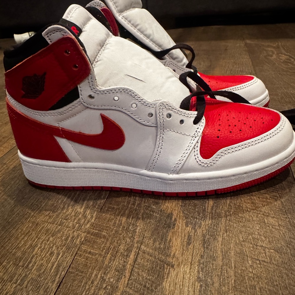 Nike Air Jordan 1 Retro High OG University Red, Black and White Sneakers - Picture 2 of 7